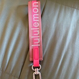 Lululemon neverlost keychain